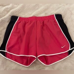 Nike shorts size M